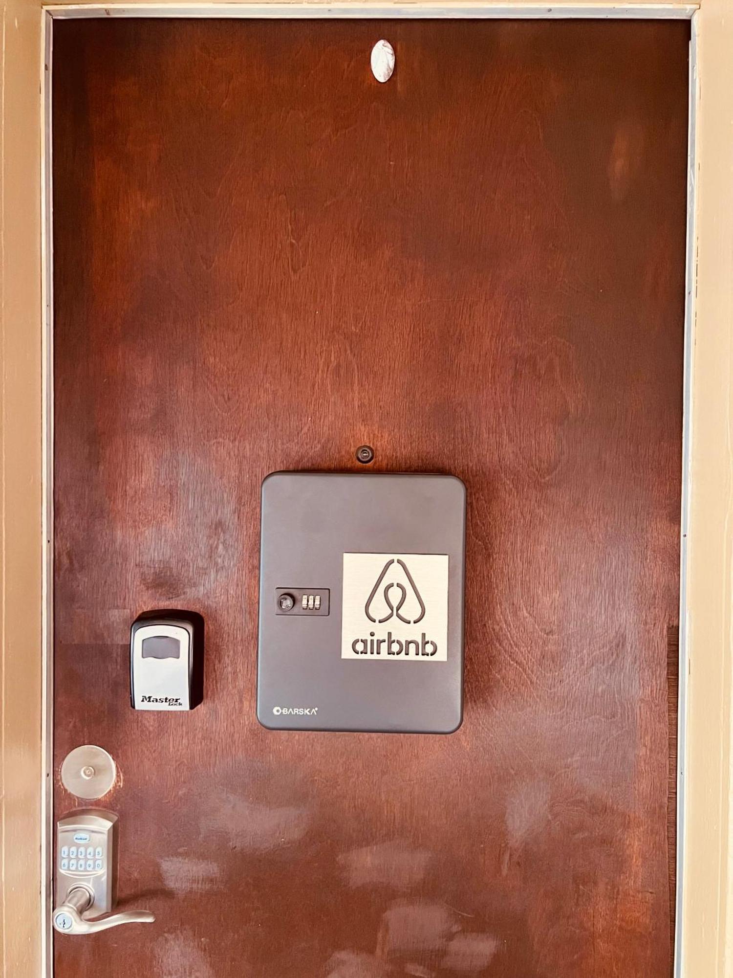 Budget Room Minutes From Downtown Hartford Ngoại thất bức ảnh